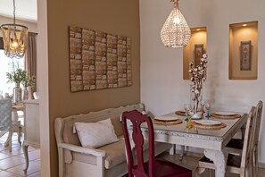 Villa | Dining room