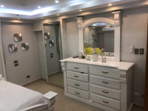 3 Schlafzimmer, Bügeleisen/Bügelbrett, kostenloses WLAN