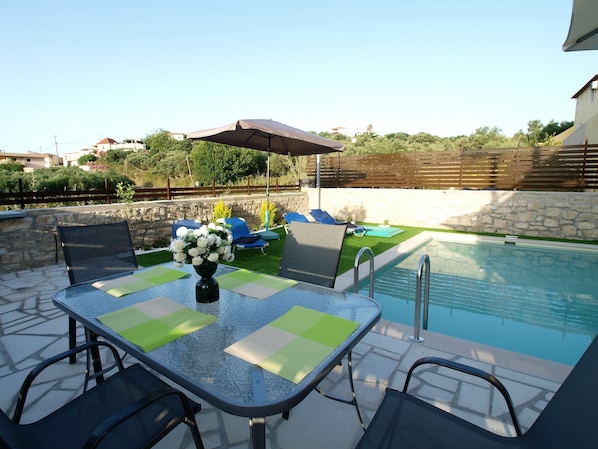 Comfort Villa | Terrace/patio