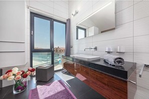 Room - The Birdhouse (Kastelir-Labinci)