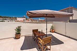 Classic Apartment | Terrace/patio