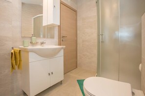 Apartment (A1) | Bathroom