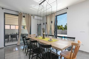 Villa | Eigene Küche | Kühlschrank, Herdplatte, Geschirrspüler