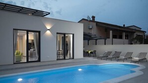 Villa | Pool | Outdoor pool - Villa Perle (Pula)