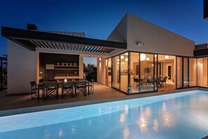 Villa | Pool