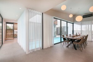 Villa | Esszimmer
