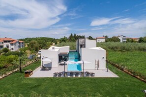 Villa | Exterior