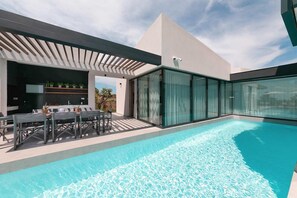 Villa | Pool