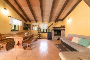 Apartment (A1) | Living room | Fireplace - Pelizzar (Vrsar)