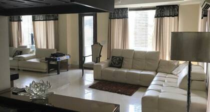 Deluxe 4 Bedroom Apartment