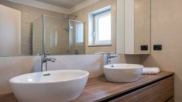 Villa | Bathroom | Towels