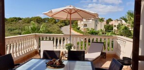 Outdoor dining - PENTHOUSE APARTMENT CALA ANGUILA BALCONY (Cala Anguila)