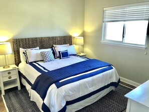 3 bedrooms, travel crib, free WiFi, bed sheets - Emerald Coast Condo Gulf View! Sleeps 8 Pool/Hot tub/Grill
Summer Availability! (Miramar Beach)