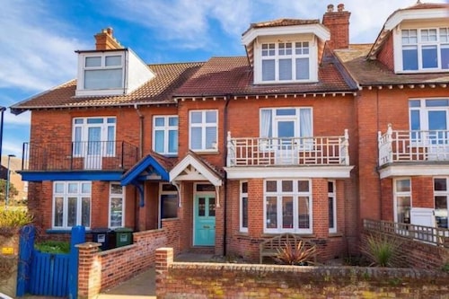 Seaview Villa 5* luxurious accommodation near the beach