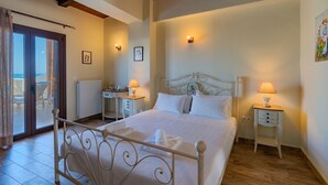 Room - Apt 2 with Spa Tub next to the Beach (Mylopotamos)