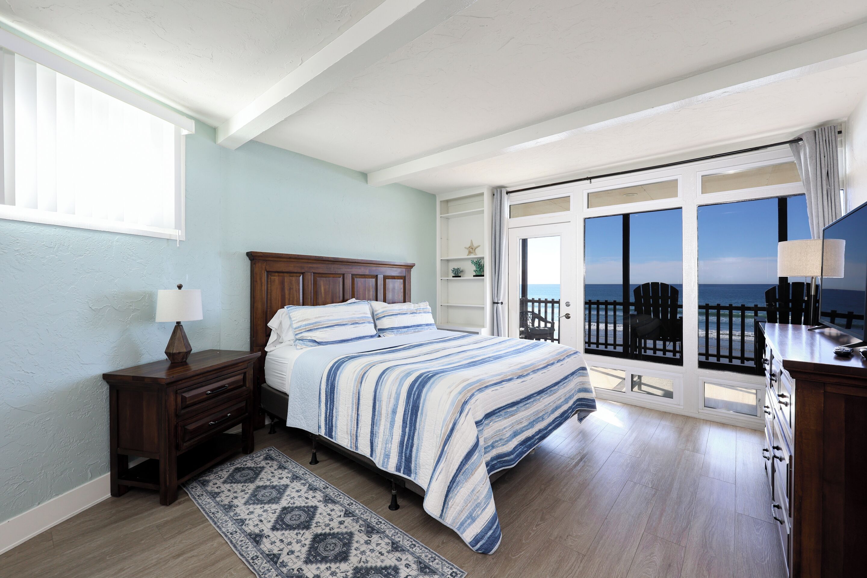 2 bedrooms, iron/ironing board, travel cot, WiFi