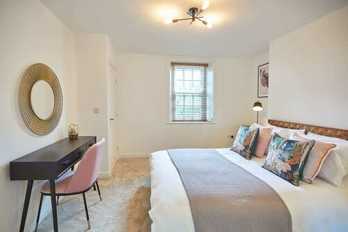 Host & Stay | Dunsley Chapel