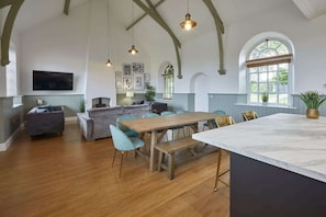 Dining - Host & Stay | Dunsley Chapel (Whitby)