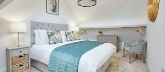 Host & Stay | Dunsley Chapel