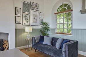 TV - Host & Stay | Dunsley Chapel (Whitby)