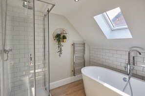 Shower, hair dryer, towels, soap - Host & Stay | The Penthouse at Prospect Hill Apartments (Whitby)