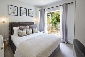 2 bedrooms, premium bedding, iron/ironing board, free WiFi