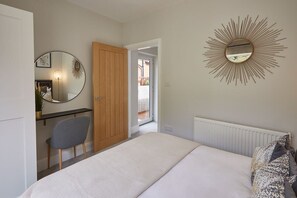 2 bedrooms, premium bedding, iron/ironing board, free WiFi