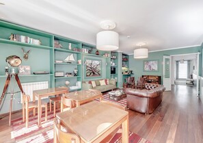 Daily continental breakfast (EUR 12.5 per person) - Oporto Collection Rosario- Luxury Suites (Porto)