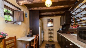 Comfort House | Private kitchen - Hidden paradise with natural lagoon-pool (Rethymno)