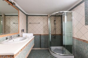 Comfort Villa | Bathroom