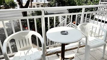 Estudio básico, 2 habitaciones | Terraza o patio
