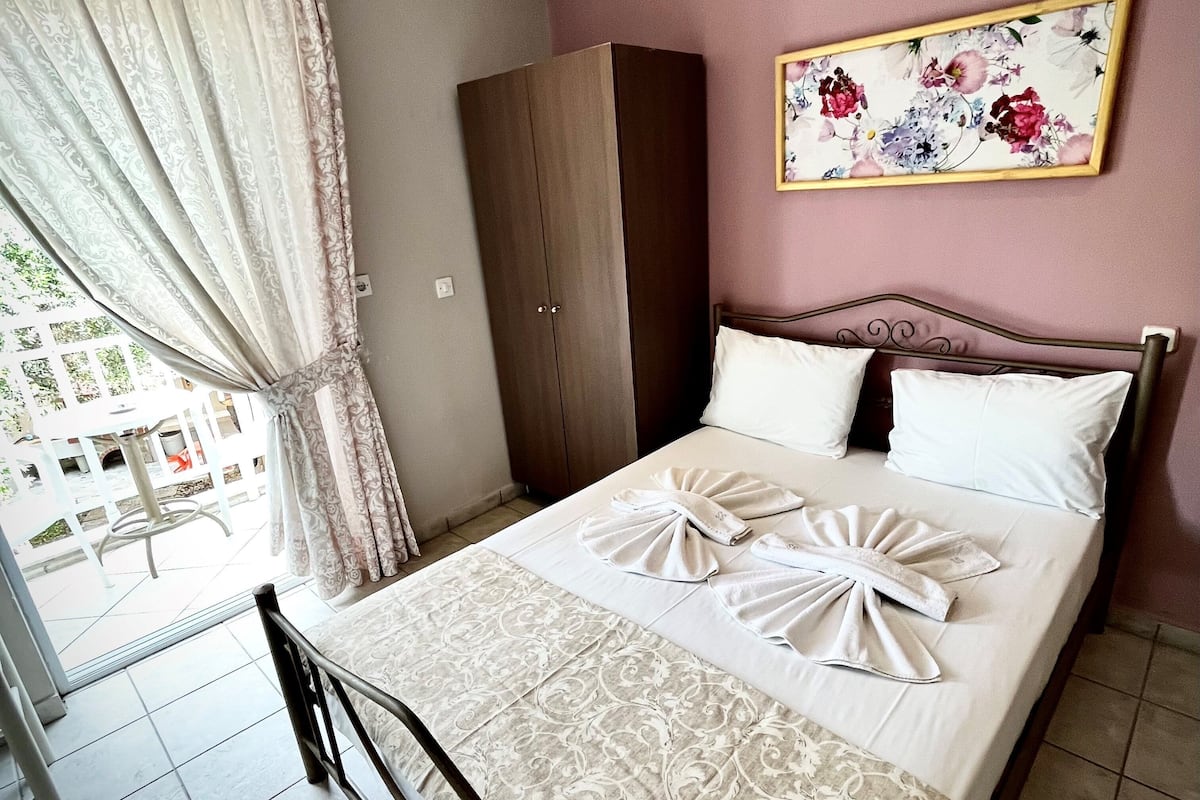 Family Condo | Egyptian cotton sheets, premium bedding, down comforters