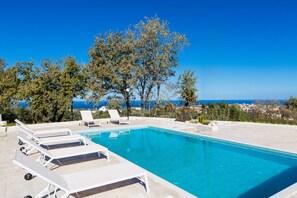 Alberca al aire libre por temporada 