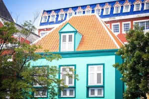 Exterior - 3BR Duplex with City Views in Heart of Willemstad (Willemstad)