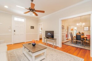 Unclassified image, 2 of 50, button