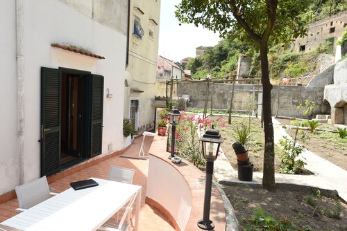 Casa Annalí - House and Garden by the Amalfi Coast