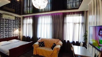 Individually decorated, individually furnished, desk, laptop workspace