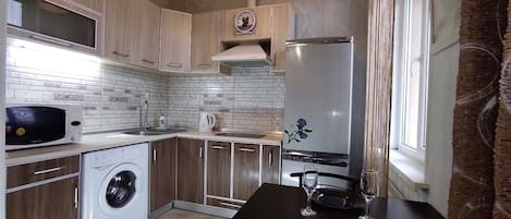 Studio có tầm nhìn toàn cảnh (37) | Bếp riêng | Tủ lạnh, lò vi sóng, bếp nấu, dụng cụ pha cà phê/trà