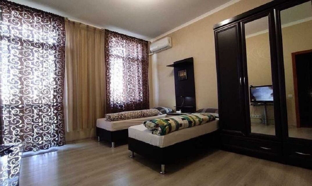 Studio có tầm nhìn toàn cảnh (37) | Trang trí khác biệt, trang bị nội thất với thiết kế riêng biệt, bàn 