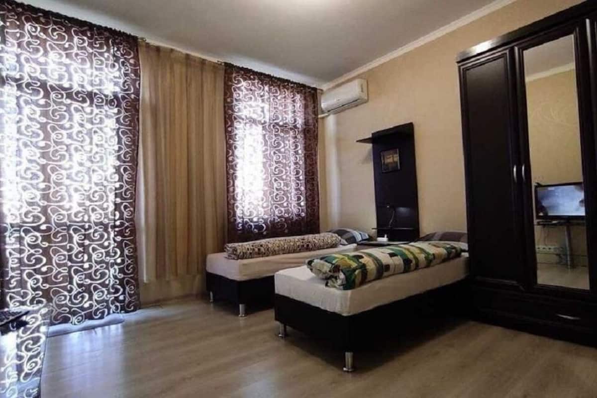 Panoramic Studio (37) | Individually decorated, individually furnished, desk, laptop workspace