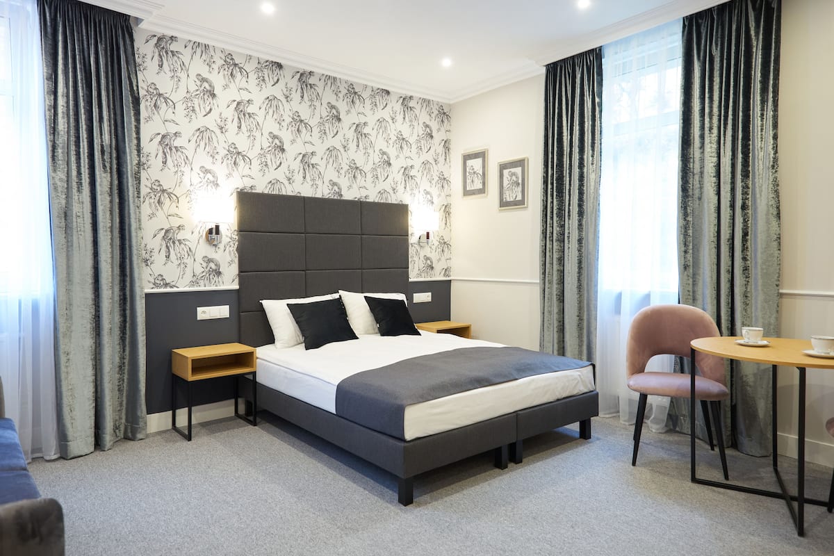 Deluxe Room | Free WiFi, bed sheets