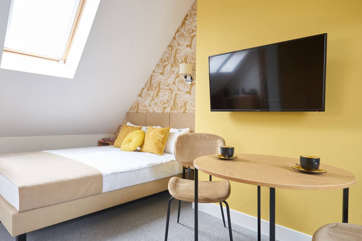 Deluxe Double Room | WiFi (free), bed sheets