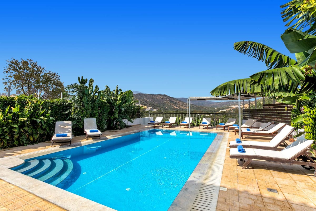 Private pool