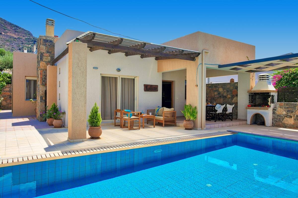 Private pool