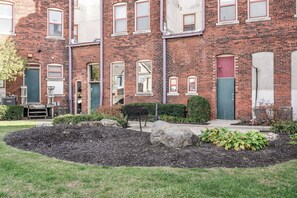 Property grounds - Apartment close to Lucas Oil Stadiom (Indianapolis)