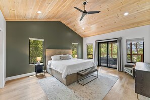 5 Schlafzimmer, Bügeleisen/Bügelbrett, kostenloses WLAN, Bettwäsche