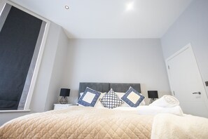1 bedroom, desk, iron/ironing board, WiFi