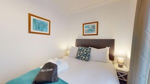 2 chambres, fer et planche à repasser, Wi-Fi, draps fournis