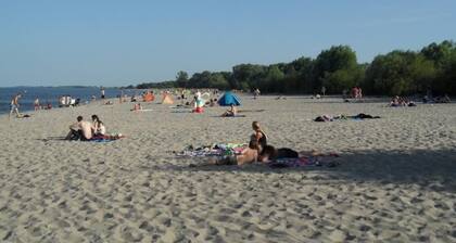 Beautiful holiday home in Bentwisch with garden