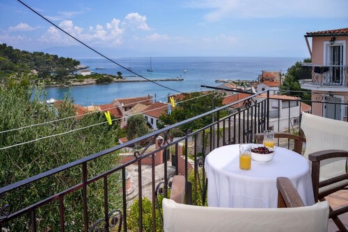 Gaios Hill Studio - Studio Apartment, Sleeps 2